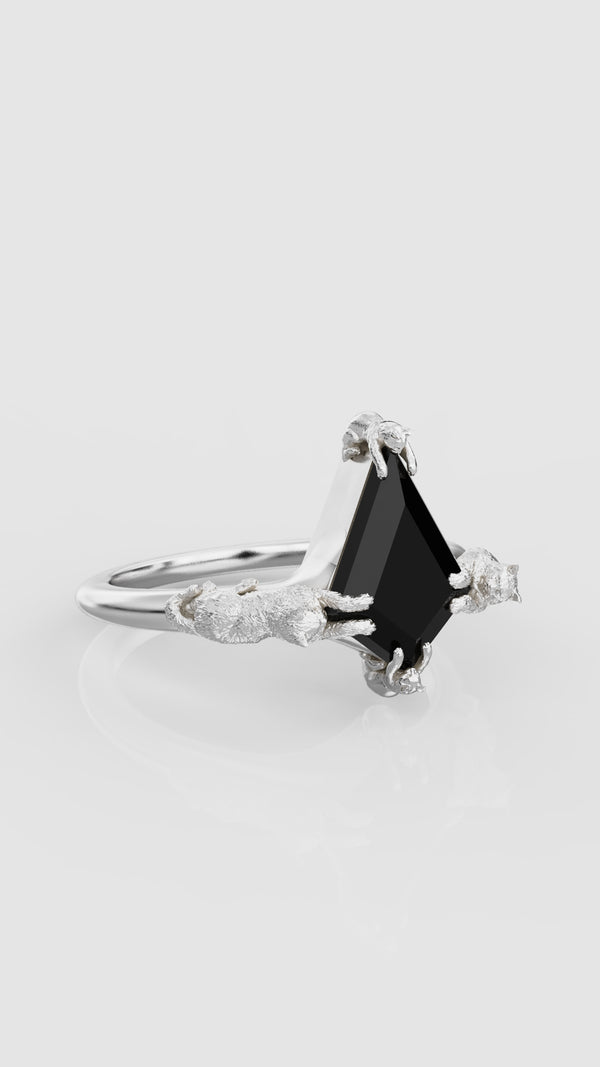 14mm Kite Shape Cat Prong Ring